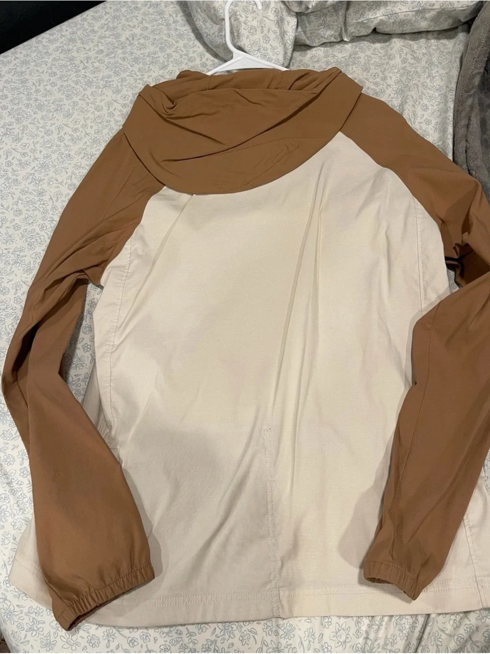 The North Face Hooded Colorblock Pullover Jacket in Tan, Cream & Gray